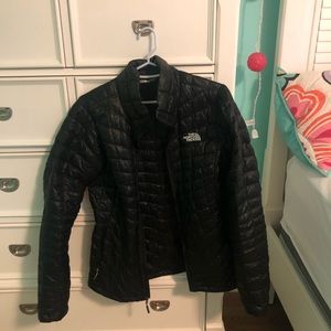 North Face light winter jacket puffed women’s